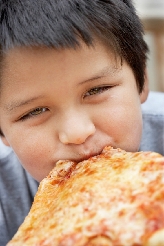 asianboyeatpizza.jpg