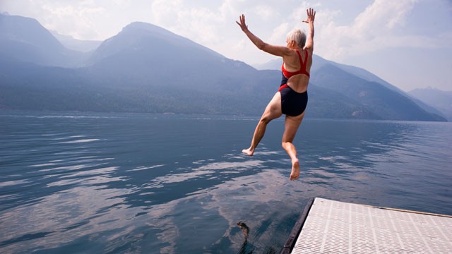 boomer jumping in lake